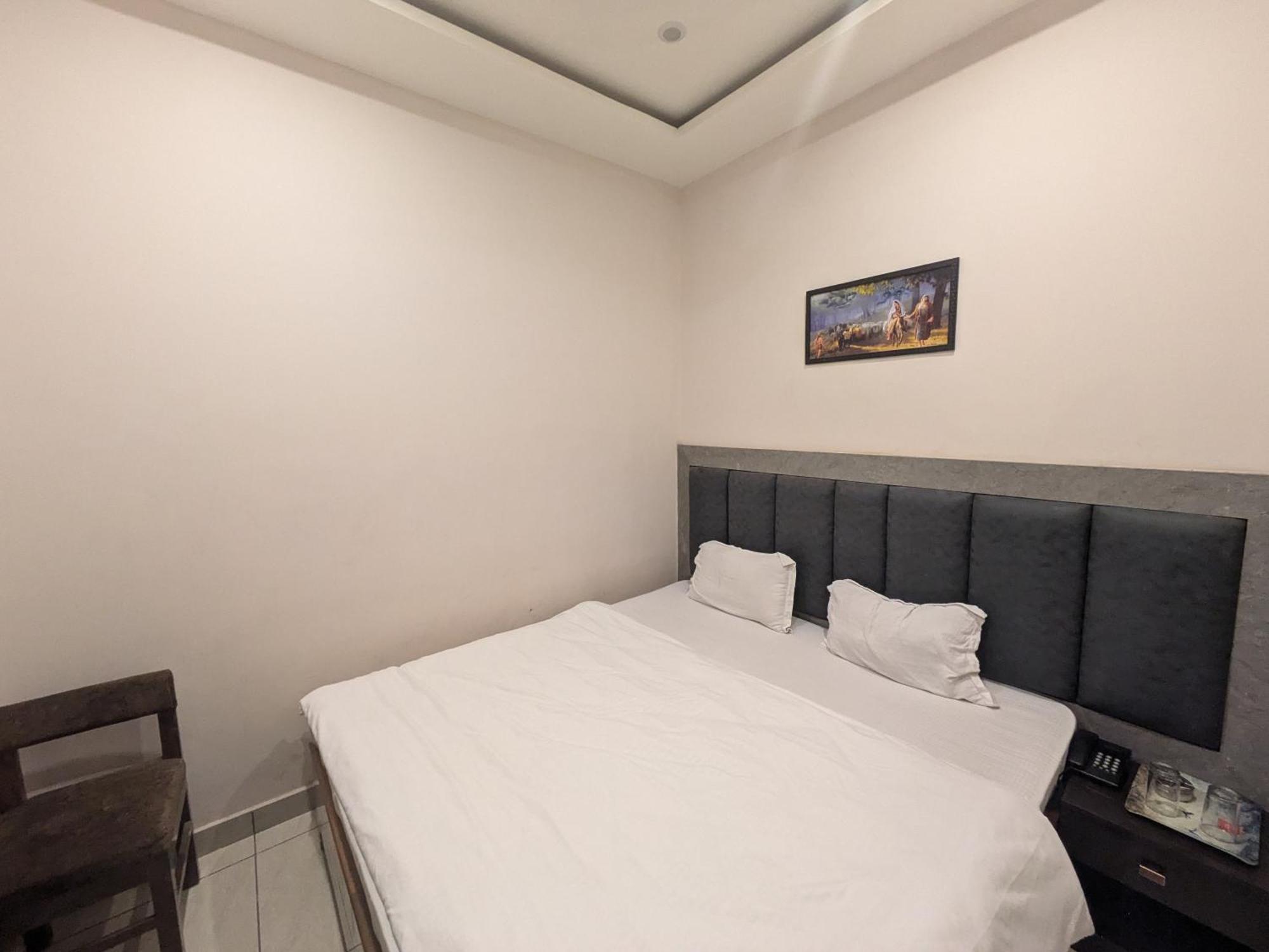 Kishori Vatika Hotel Ramnagar  Exterior photo